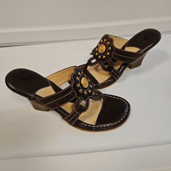 Nurture Brown Leather Sandals Gold Embellished sz 8 - Picture 10 of 11